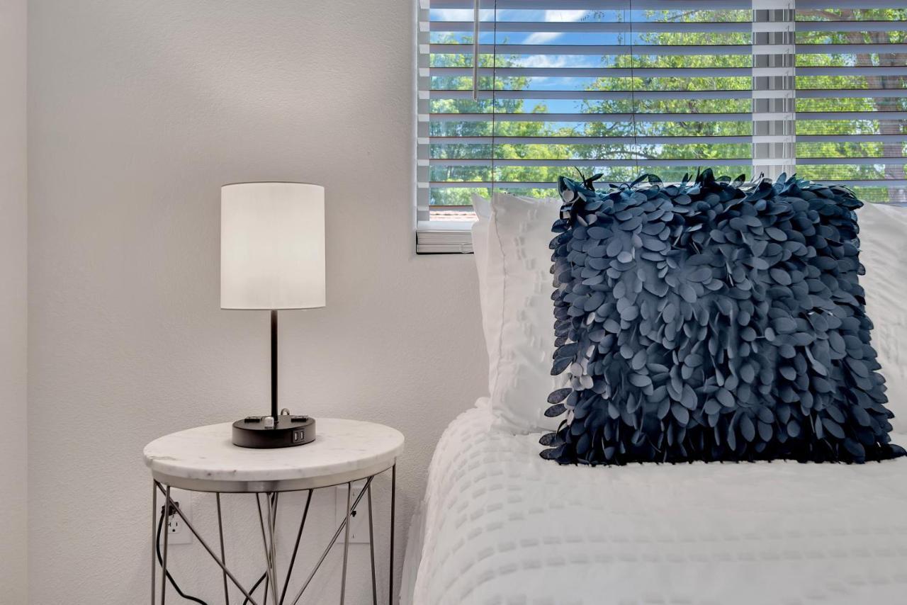 Downtown Paso: Sip N Sleepz 3 Bed/2.5 Bath Villa Paso Robles Eksteriør bilde