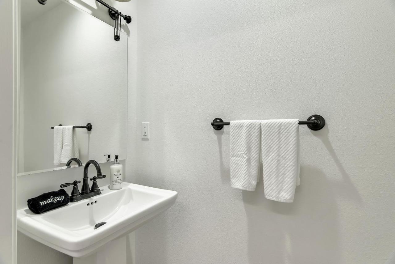 Downtown Paso: Sip N Sleepz 3 Bed/2.5 Bath Villa Paso Robles Eksteriør bilde