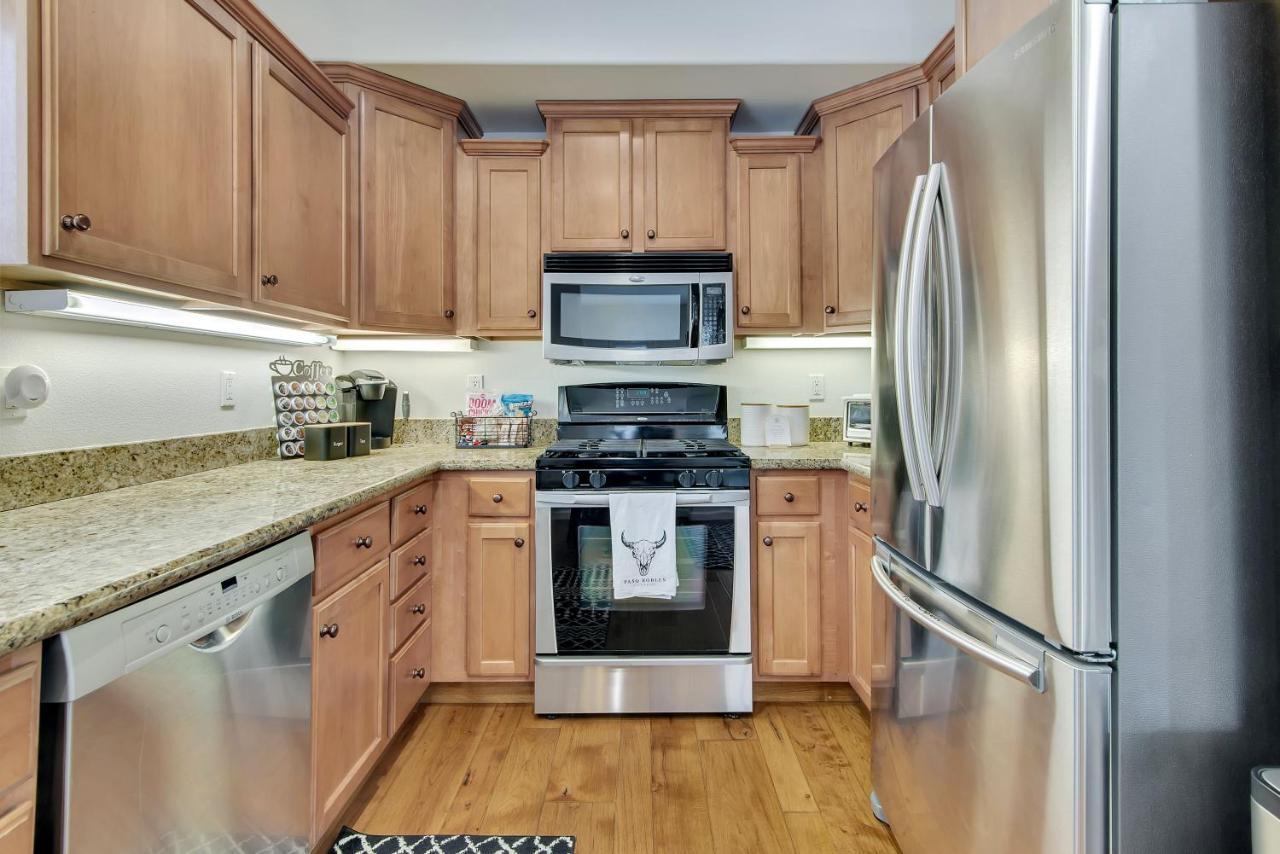 Downtown Paso: Sip N Sleepz 3 Bed/2.5 Bath Villa Paso Robles Eksteriør bilde